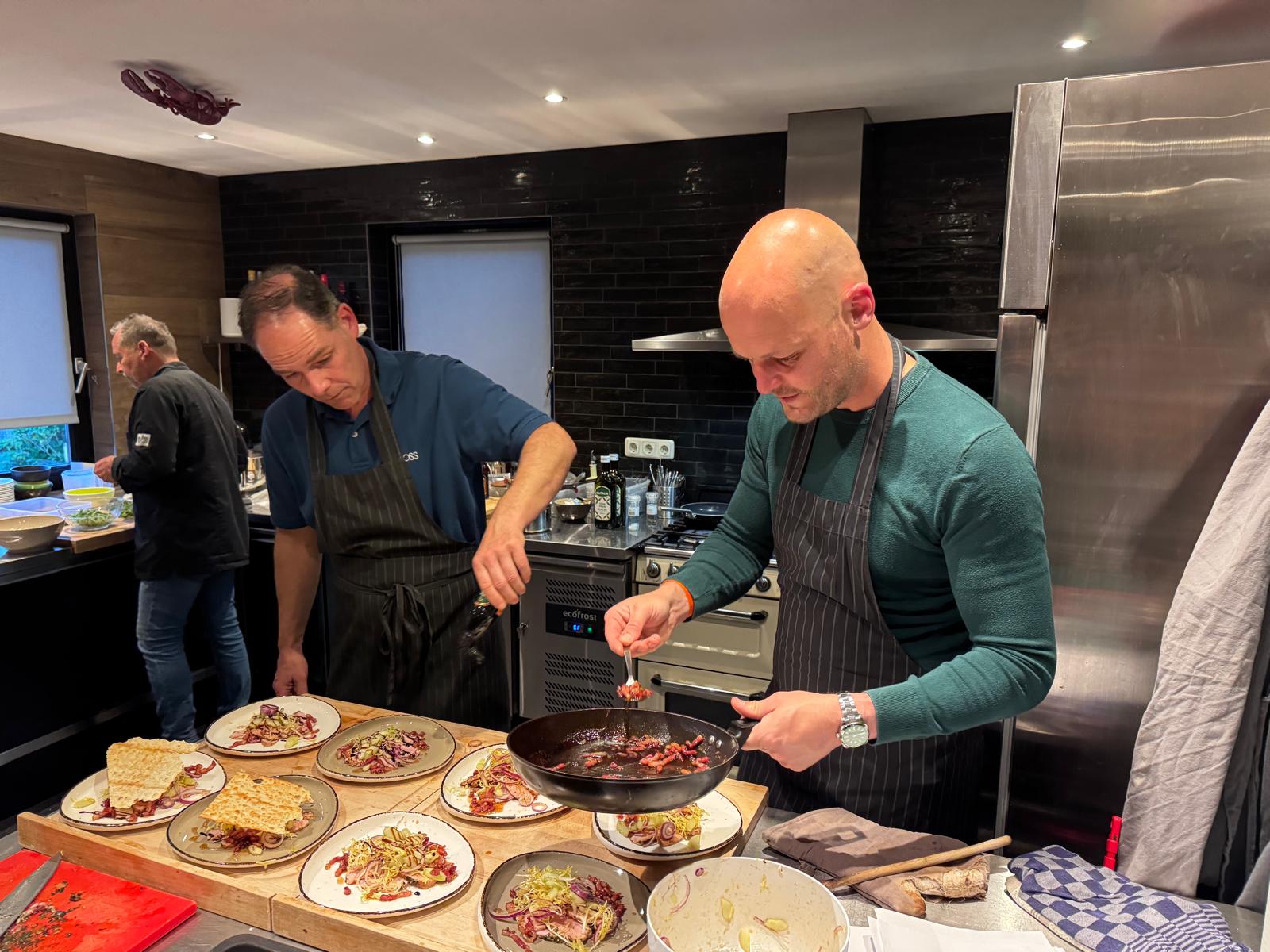 De volledige brigade op de werkvloer.